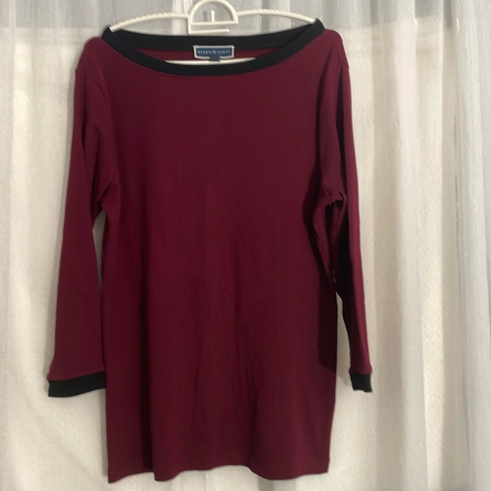 Karen Scott Burgundy sweater neck and arms are trim in black Size M